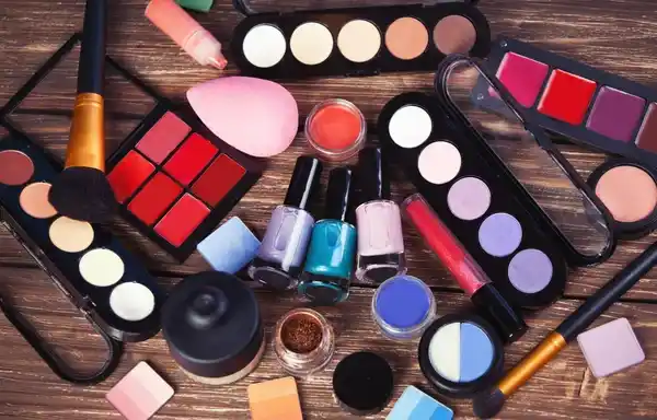 destockage-cosmetique-fiable-sans-risque-et-a-petit-prix produits de beauté