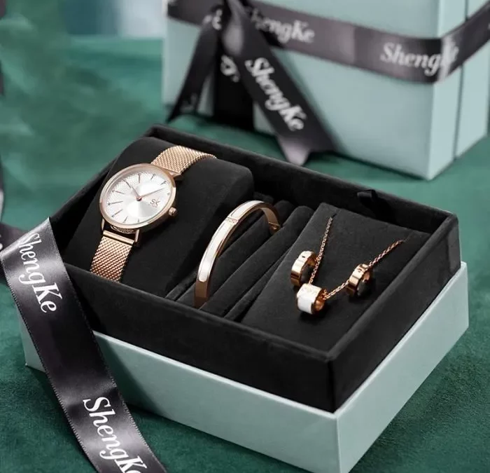 Accessoires à prix doux : comment sublimer son look grâce au destockage ?